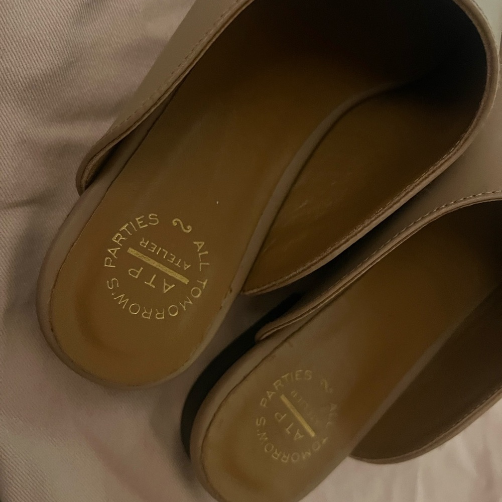 Brand New Elegant Tan Leather Mules - Picture 3 of 7